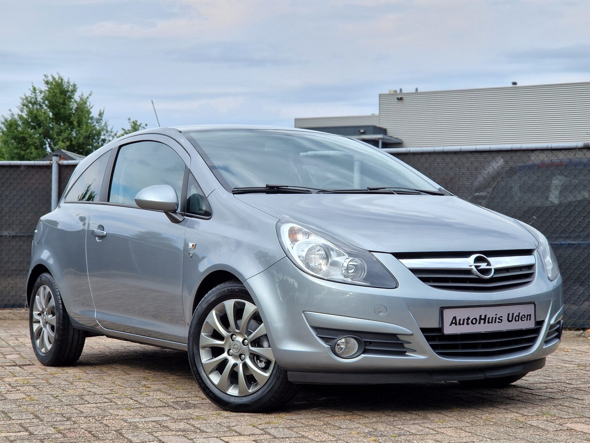 Opel Corsa 1.2-16V ‘111’ Edition
