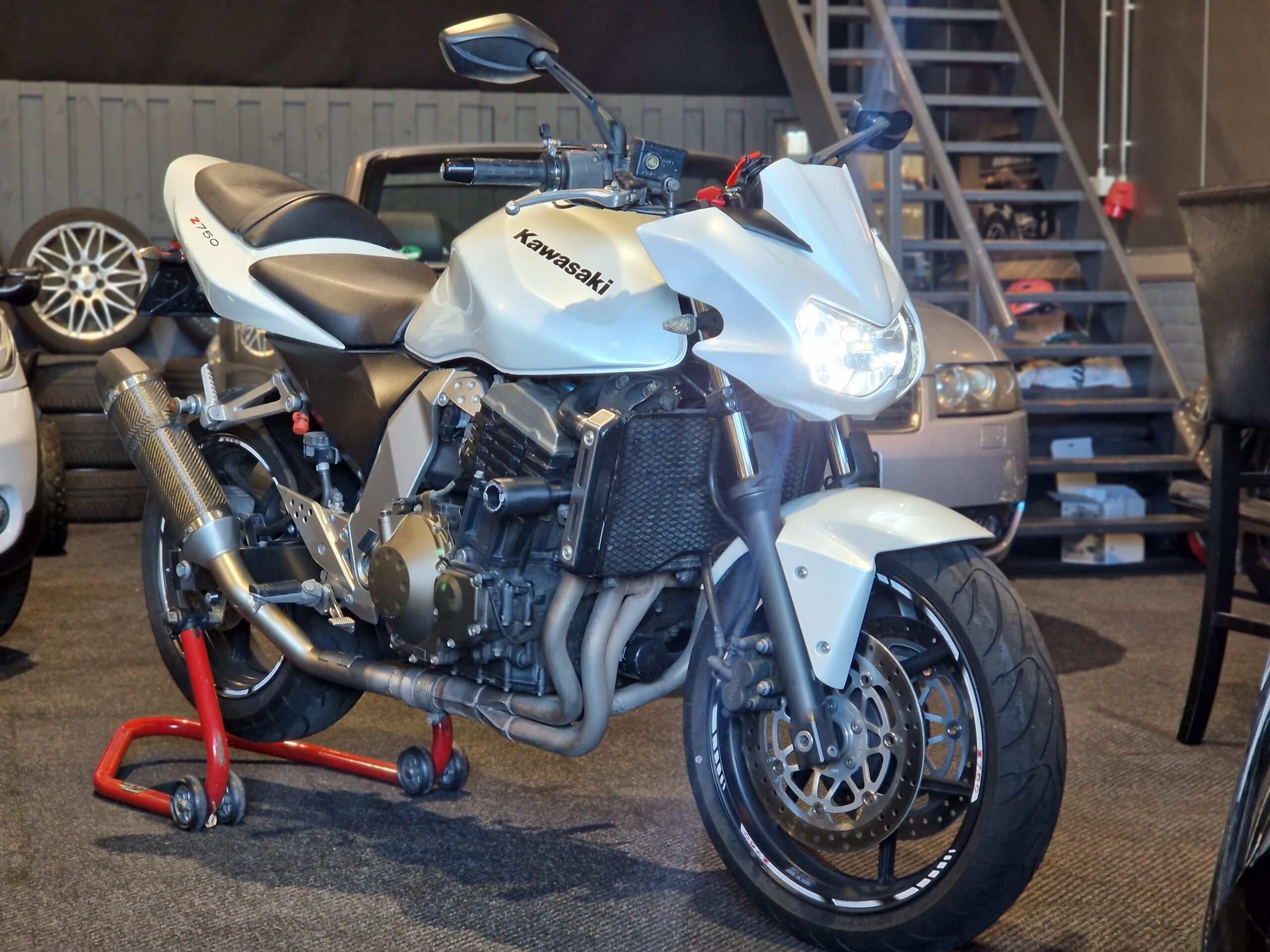 Kawasaki Z 750 Parelmoerwit