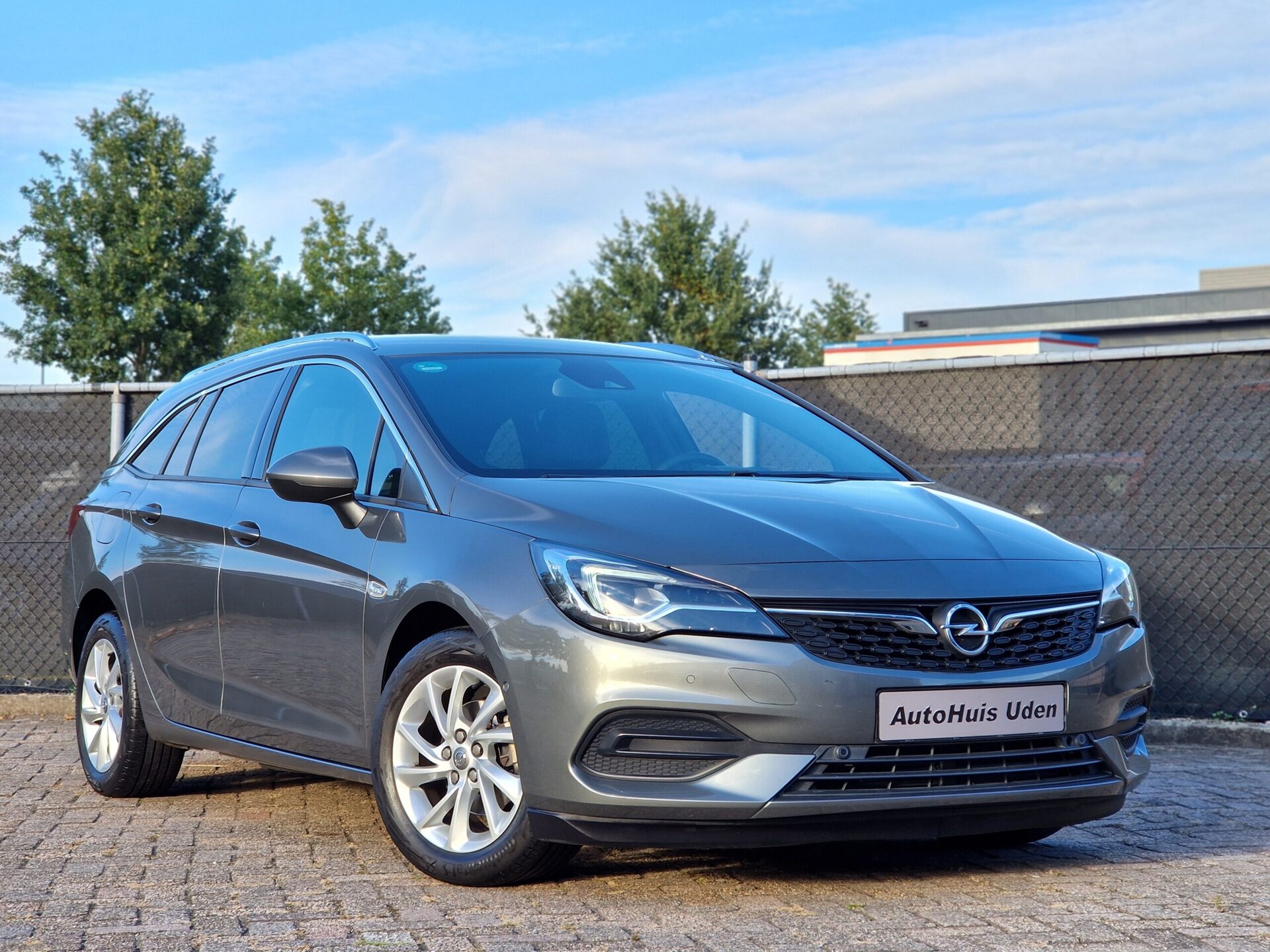 Opel Astra Sports Tourer 1.2 Elegance