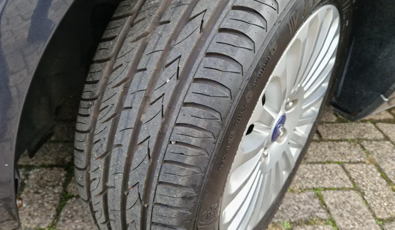 Ford Focus 1,8 limited 5Dr vol