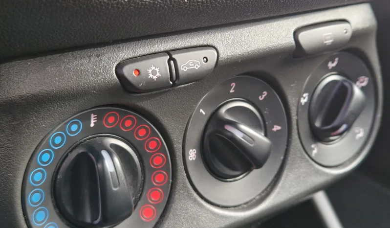 Opel Corsa 1.4 Favourite 5Dr vol