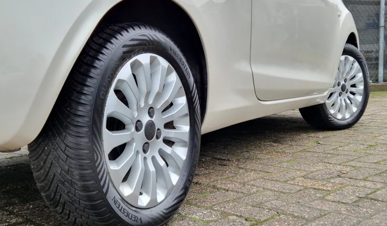 Ford ka 1,2 Titanium-X Parelmoerwitmetallic vol