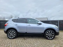 Nissan Qashqai 1.6 Connect Edition Pano vol