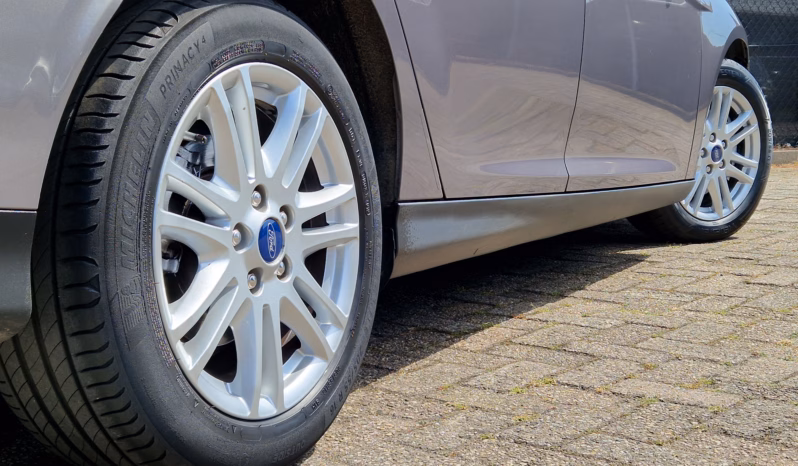 Ford Focus Wagon 1.6 EcoBoost Titanium vol