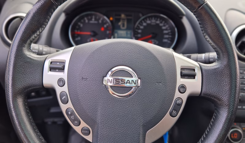 Nissan Qashqai 1.6 Connect Edition Pano vol