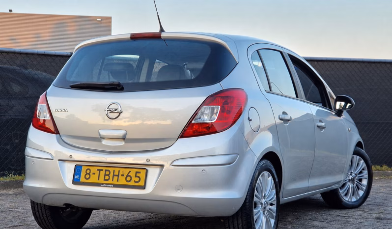 Opel Corsa 1.4 Cosmo 5dr vol
